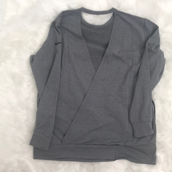 🌸 Nike open back long sleeve top 🌸 - Picture 6 of 7